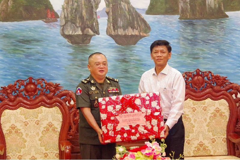 អះអាងនូវចំណងសាមគ្គីភាព និងចំណងយូរអង្វែងរវាងវៀតណាម និងកម្ពុជានិយាយរួម និងរវាងមូលដ្ឋានកម្ពុជា និងខេត្តសុកត្រាំង និយាយដោយឡែក