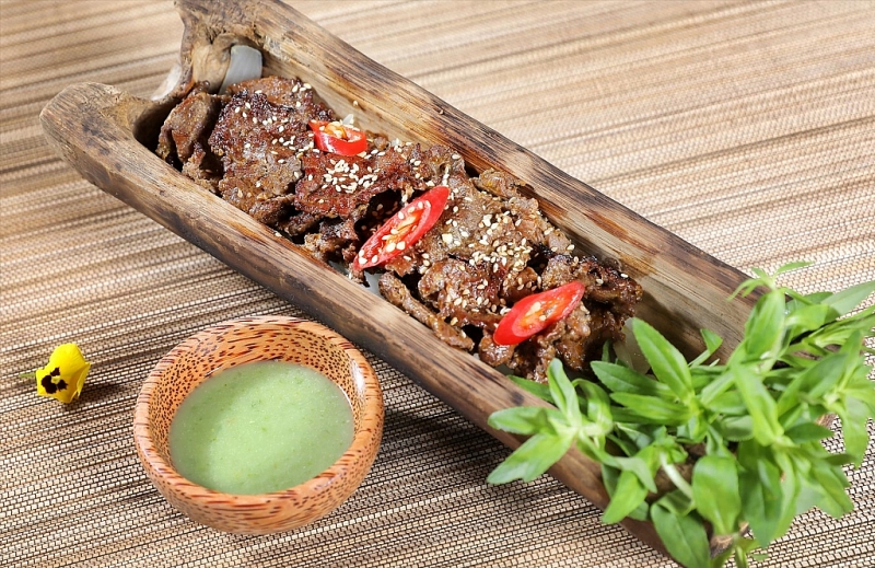 សាច់គោដុត​បំពង់ឬស្សី