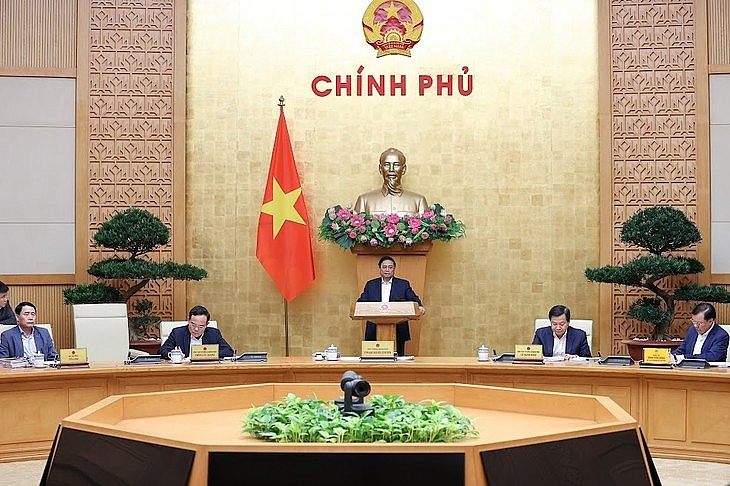 លោកនាយករដ្ឋមន្ត្រី Pham Minh Chinh ដឹកនាំកិច្ចប្រជុំ។ 