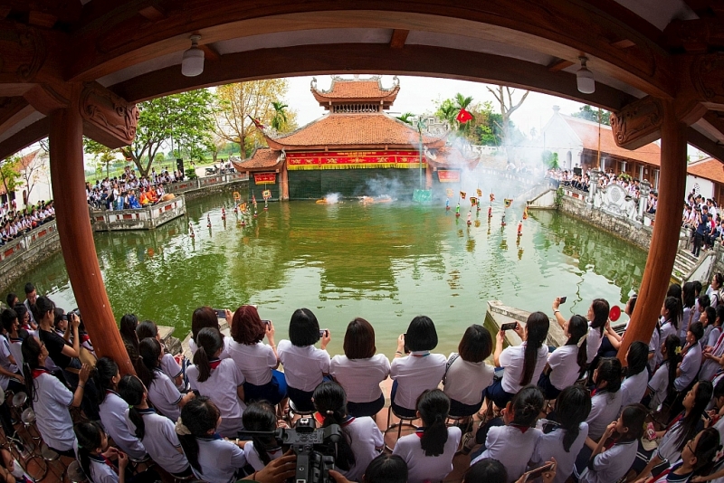 សារព័ត៌មានជាបណ្តាញព័ត៌មានសំខាន់ ដើរតួនាទីយ៉ាងសំខាន់ក្នុងការលើកកម្ពស់ប្រសិទ្ធភាព និងប្រសិទ្ធភាពនៃគោលនយោបាយស្តីពីភាពចម្រុះនៃវប្បធម៌ (ក្នុងរូបថត៖ សិល្បៈអាយ៉ងទឹក Dao Thuc (សង្កាត់ Dong Anh ទីក្រុងហាណូយ) - បេតិកភណ្ឌវប្បធម៌អរូបីជាតិ