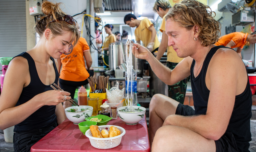 ហ្វើ (pho) សាច់គោ នៅរដ្ឋធានីហាណូយ (Ha Noi) ទាក់ទាញអ្នកទទួលទានជានិច្ច។