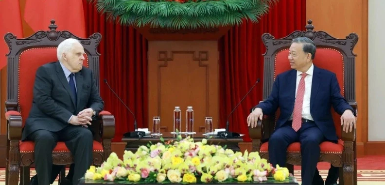 លោក To Lam អគ្គលេខាបក្សកុម្មុយនិស្ដវៀតណាម ទទួលជួបស្ថាបនិក និងជាប្រធានប្រតិបត្តិនៃសាជីវកម្ម FedEx សហរដ្ឋអាមេរិក