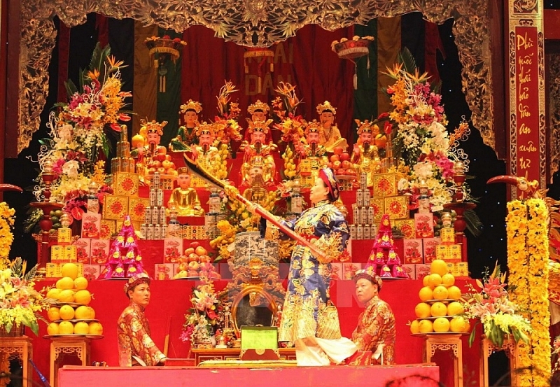 ការអនុវត្តជំនឿគោរពបូជា Mau Tam phu (ព្រះម៉ែបីអង្គ) -បេតិកភណ្ឌវប្បធម៌អរូបីរបស់ប្រជាជនវៀតណាម