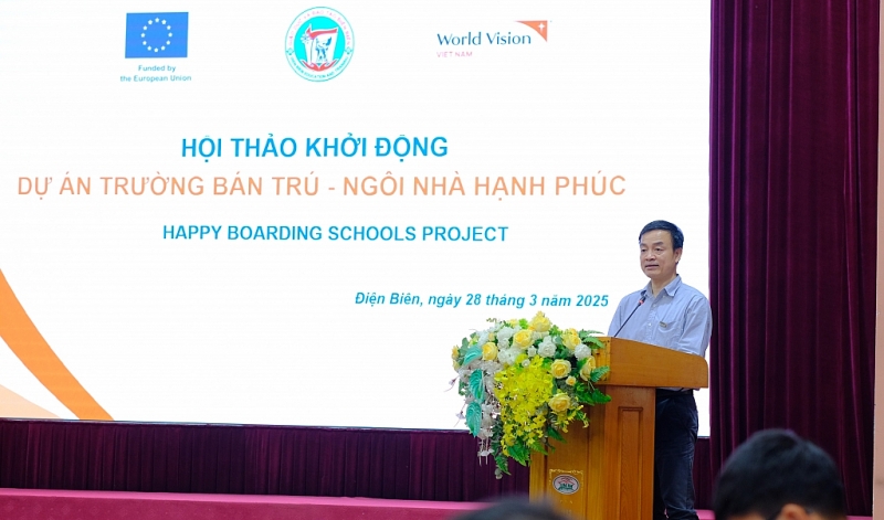ឯកឧត្តម Dang Van Bai អ្នកគ្រប់គ្រងកម្មវិធីតំបន់ខាងជើងទី១ នៃអង្គការ World Vision អន្តរជាតិនៅប្រទេសវៀតណាម បានថ្លែងសុន្ទរកថានៅក្នុងសិក្ខាសាលា។