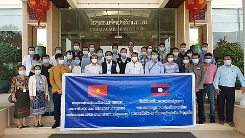 ក្រុមអ្នកជំនាញការពេទ្យវៀតណាមបានចែករំលែកបទពិសោធន៍ និងលើកដំណោះស្រាយជួយដល់ប្រទេសឡាវក្នុងការបង្ការ និងទប់ស្កាត់ការរាតត្បាត Covid-19 ខែឧសភា ឆ្នាំ ២០២១។ (ប្រភព៖ ក្រសួងសុខាភិបាល)