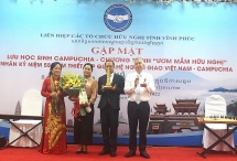 កសាងនិងអភិវឌ្ឍន៍ទំនាក់ទំនងវៀតណាម-កម្ពុជា តាមរយៈកម្មវិធី «បណ្ដុះពន្លកមិត្ដភាព»
