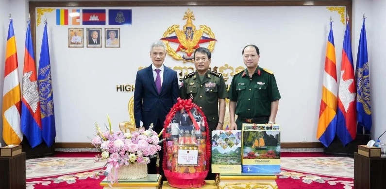 ជំរុញកិច្ចសហប្រតិបត្តិការការពារជាតិ វៀតណាម - កម្ពុជា ក្នុងឱកាសបុណ្យចូលឆ្នាំថ្មី
