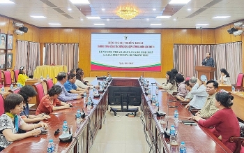 ជំរុញការងារបណ្តុះបណ្តាលដើម្បីអភិវឌ្ឍចលនាភាសាអន្តរជាតិ