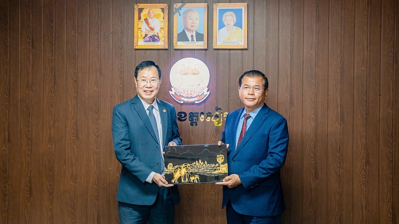 ការងាររណសិរ្សមុខរួមចំណែកពង្រឹងទំនាក់ទំនងមិត្តភាពរវាងខេត្ត Lam Dong និងខេត្តសៀមរាប