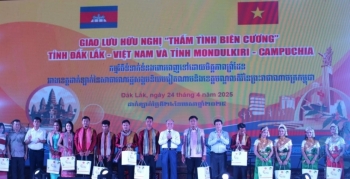 ការផ្លាស់ប្តូរមិត្តភាព «ពោពេញទៅដោយមនោសញ្ចេតនានៅតំបន់ព្រំដែន» រវាងខេត្ត Dak Lak និងខេត្តមណ្ឌលគិរី