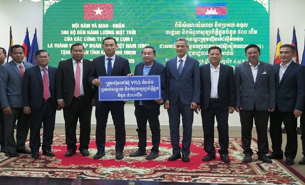 កម្ពុជាវាយតម្លៃខ្ពស់ច ំពោះការរួមចំណែករបស់ឧស ្សាហកម្មកៅស៊ូវៀតណាមក្ នុងការអភិវឌ្ឍមូលដ្ឋាន