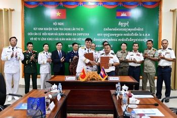 កងទ័ពជើងទឹកវៀតណាម កម្ពុជា ពិនិត្យបទពិសោធន៍ការល្បាតនៅតំបន់ទឹកប្រវត្តិសាស្ត្រ