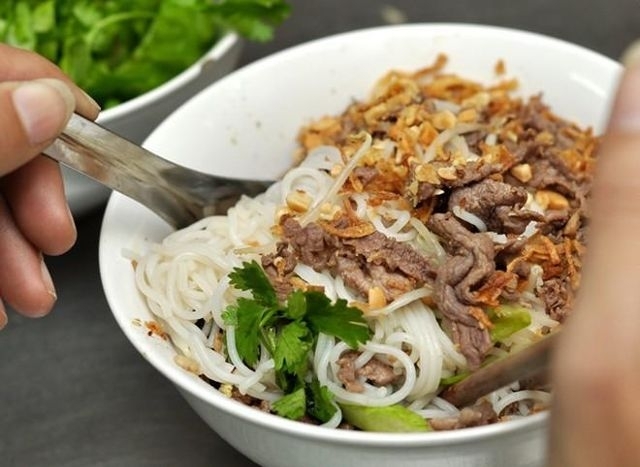 នំបញ្ចុកសាច់គោណាមបូ (Bun Bo Nam Bo)- ម្ហូបអាហារដ៏ឆ្ងាញ់ពិសាររបស់ប្រជាជនវៀតណាម