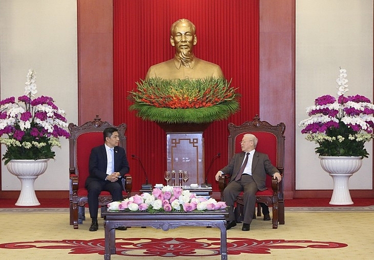 លោកអគ្គលេខាបក្ស Nguyen Phu Trong អញ្ជើញទទួលជួបប្រធានរដ្ឋសភាសិង្ហបុរីលោក Tan Chuan-jin (រូបថត៖ VOV)