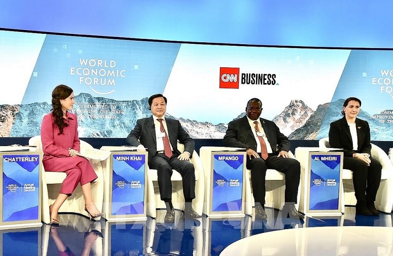ឧបនាយករដ្ឋមន្ត្រីលោក Le Minh Khai បន្តសកម្មភាពនៅកិច្ចប្រជុំ WEF Davos ២០២២
