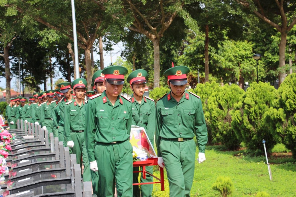 ខេត្ត Dak Lak (វៀតណាម)៖ ពិធីគោរពវិញ្ញាណក្ខន្ធ និងបញ្ចុះអដ្ឋិធាតុយុទ្ធជនពលីនៅកម្ពុជា