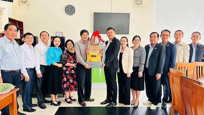 សភាពាណិជ្ជកម្មខេត្តតាកែវ ផ្លាស់ប្តូរពាណិជ្ជកម្មជាមួយសមាគមធុរកិច្ចខេត្ត An Giang