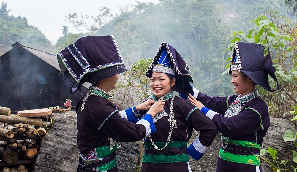 សំលៀកបំពាក់ស្ត្រី Pa Di៖ ការលាយបញ្ចូលគ្នារវាងសិល្បៈ និងទស្សនវិជ្ជានៃជីវិត