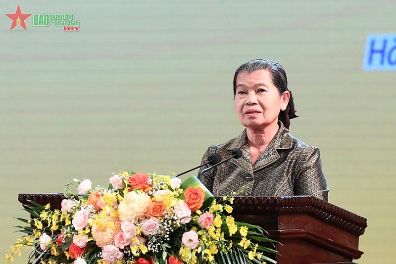 លោកស្រី ម៉ែន សំអន ថ្លែងមតិក្នុងពិធី