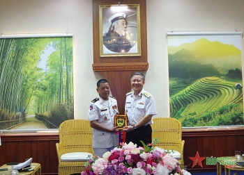 គណៈប្រតិភូជាន់ខ្ពស់កងទ័ពជើងទឹកនៃកងយោធពលខេមរភូមិន្ទផ្លាស់ប្តូរបទពិសោធន៍នៅវិទ្យាស្ថានកងទ័ពជើងទឹកវៀតណាម