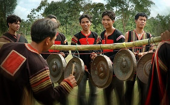 លក្ខណៈពិសេសនៃវប្បធម៌ប្រពៃណីរបស់ជនជាតិភាគតិចនៅតំបន់ Tay Nguyen តាមរយៈសិល្បៈសម្តែង 