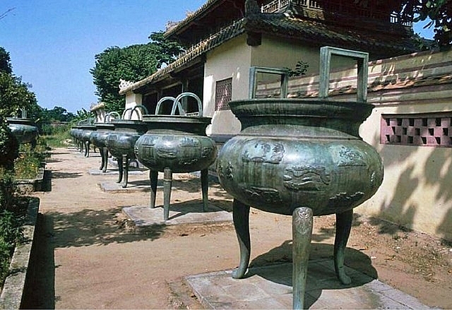 រូបចម្លាក់នៅលើក្អមជើងកាមេរ៉ាទាំងប្រាំបួននៅទីក្រុង Hue ត្រូវបានចុះបញ្ជីជាបេតិកភណ្ឌឯកសារពិភពលោក