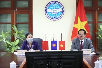 រួបរួមគ្នាប្រឆាំងនឹងជំងឺរាតត្បាតនិងអភិវឌ្ឍន៍