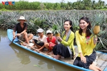 វិស័យទេសចរណ៍ក្នុងចង្កោមខាងលិចនៃដីសណ្ដទន្លេ Cuu Long ចាប់ផ្តើមរីកស្គុះស្គាយគួរឲ្យចាប់អារម្មណ៍ក្រោយជំងឺរាត្បាតកូវីដ-១៩