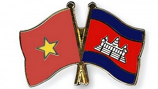 ថ្នាក់ដឹកនាំបក្សកុម្មុយនិស្តវៀតណាមអបអរសាទរខួបលើកទី៧៣ នៃការបង្កើតគណបក្សប្រជាជនកម្ពុជា