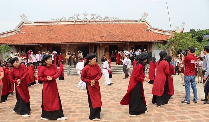 សម្តែងចម្រៀង Xoan នៅអាស្រម Mai Len  (រូបថត៖ hanoimoi.com.vn)