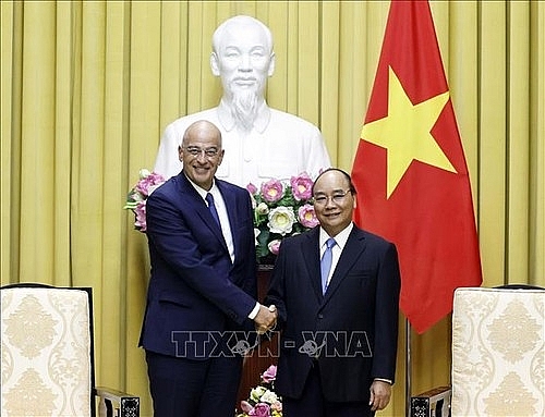 ប្រធានរដ្ឋ លោក Nguyen Xuan Phuc ទទួលជួបជាមួយរដ្ឋមន្ត្រីការបរទេសក្រិក Nikolaos Dendias (រូបថត៖ TTXVN)
