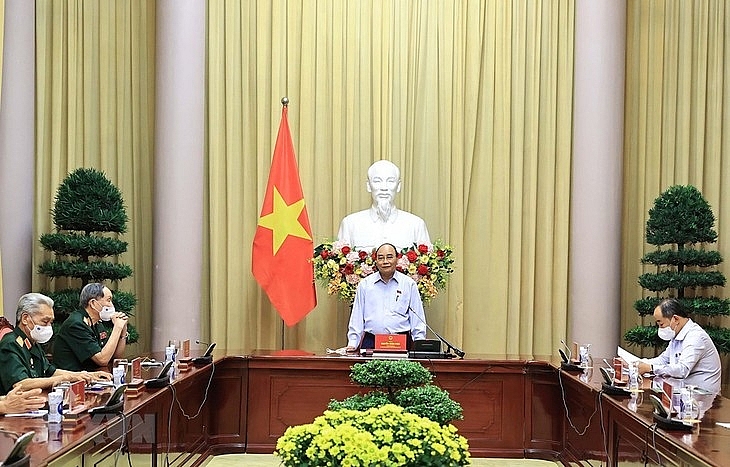 ប្រធានរដ្ឋវៀតណាមលោក Nguyen Xuan Phuc អញ្ជើញជួបពិភាក្សាការងារជាមួយតំណាងសមាគមឧបត្ថម្ភគ្រួសារទុក្ករបុគ្គល និងសមាគមជនរងគ្រោះដោយជាតិគីមីពុលពណ៌ទឹកក្រូច/dioxin វៀតណាម (ខែកក្កដា ឆ្នាំ 2021)។