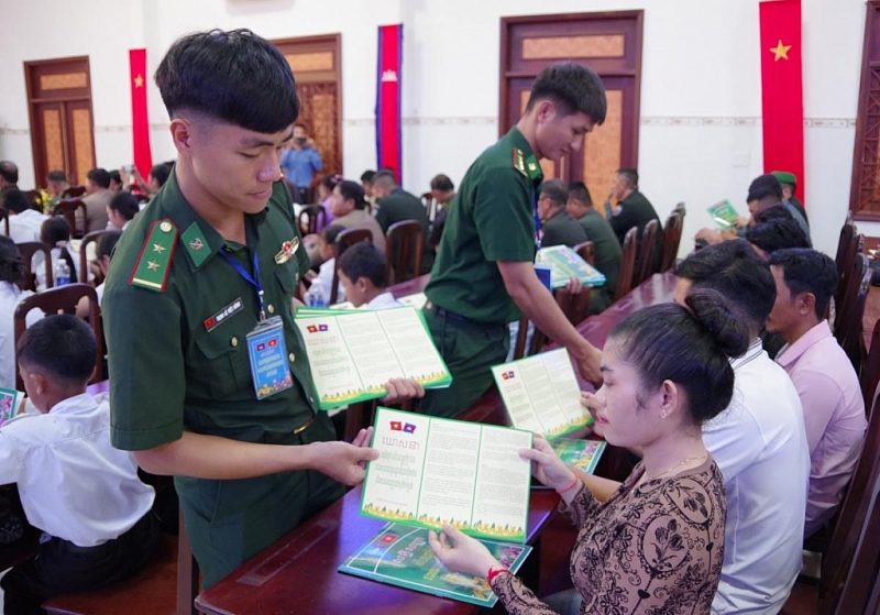 កម្មវិធីជួបប្រាស្រ័យនាយទាហានវ័យក្មេងនៃកងទ័ពការពារព្រំដែនវៀតណាម ជាមួយ​នាយទាហានវ័យក្មេងនៃកងទ័ពជើងគោក និងកងរាជអាវុធហត្ថ នៃកងយោធពលខេមរភូមិន្ទ