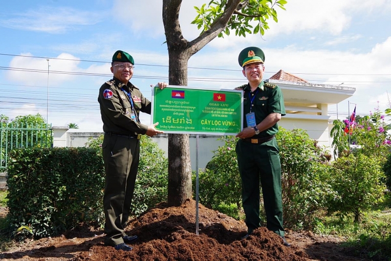 កម្មវិធីជួបប្រាស្រ័យនាយទាហានវ័យក្មេងនៃកងទ័ពការពារព្រំដែនវៀតណាម ជាមួយ​នាយទាហានវ័យក្មេងនៃកងទ័ពជើងគោក និងកងរាជអាវុធហត្ថ នៃកងយោធពលខេមរភូមិន្ទ
