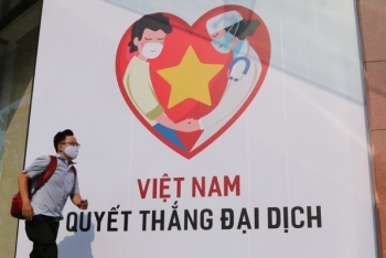វៀតណាមកំពុងខិតខំប្រឹងប្រែងដើម្បីគ្រប់គ្រងជំងឺកូវីដ១៩និងស្តារសេដ្ឋកិច្ចឡើងវីញ