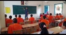 កាសែត khmertimeskh (កម្ពុជា) ផ្សាយព័ត៌មានអំពីសកម្មភាពបង្រៀនភាសាខ្មែរដោយ​ឥតគិតថ្លៃនៅវៀតណាម