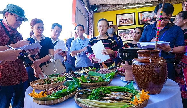 ពិធីបុណ្យ​វប្បធម៌បណ្តាជនជាតិនៅភាគកណ្តាលវៀតណាមនៅទីក្រុង Quy Nhon