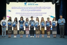 និស្សិតឡាវ និងកម្ពុជាចូលរៀននៅសកលវិទ្យាល័យ Nguyen Tat Thanh (វៀតណាម)