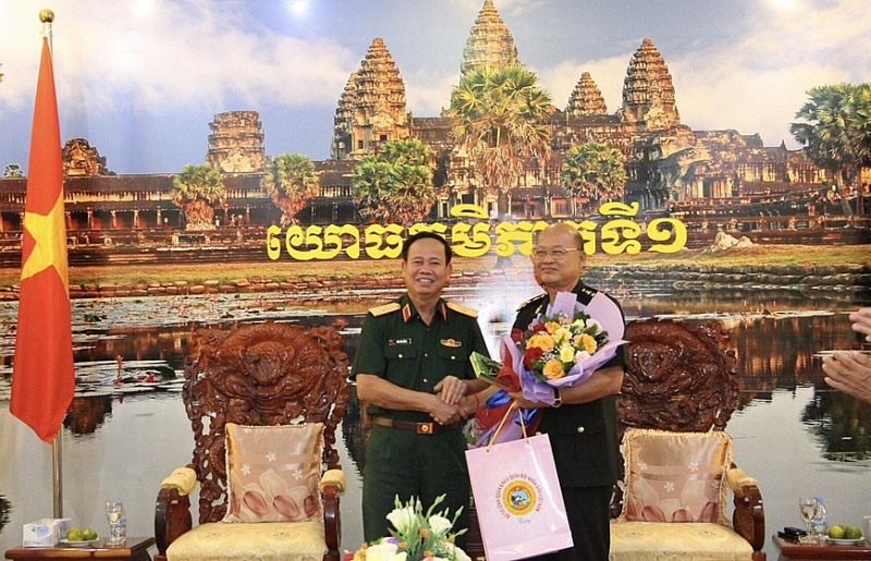 វៀតណាមនិងកម្ពុជាពង្រឹងកិច្ចសហការក្នុងការក្ដាប់ ការផ្តល់ និងការផ្លាស់ប្តូរព័ត៌មាន ការយាមល្បាត ការត្រួតពិនិត្យ ទប់ស្កាត់ការឆ្លងព្រំដែននិងសកម្មភាពខុសច្បា