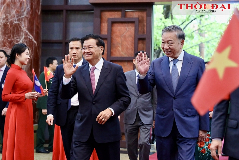 អគ្គលេខាធិការ និងជាប្រធានាធិបតី To Lam និងអគ្គលេខាធិការ និងជាប្រធានាធិបតីឡាវ លោក ថងលូន ស៊ីស៊ូលីត បានចូលរួមកិច្ចប្រជុំនេះ។ (រូបថត៖ Dinh Hoa) អគ្គលេខាធិការ និងជាប្រធានាធិបតី To Lam និងអគ្គលេខាធិការ និងជាប្រធានាធិបតីឡាវ លោក ថងលូន ស៊ីស៊ូលីត បានចូលរួមកិច្ចប្រជុំនេះ។ (រូបថត៖ Dinh Hoa)