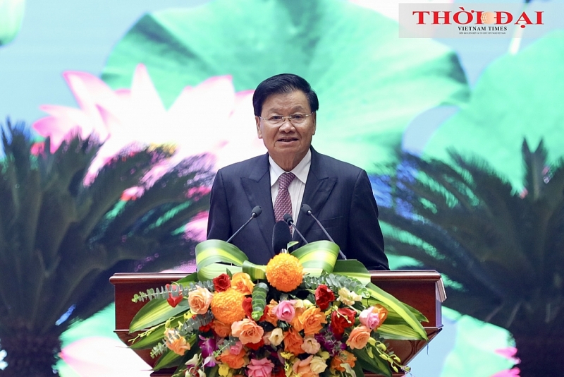 អគ្គលេខាធិការ និងជាប្រធានរដ្ឋឡាវ លោក ថងលូន ស៊ីស៊ូលីត បាននិយាយនៅក្នុងកិច្ចប្រជុំនេះ។ (រូបថត៖ Dinh Hoa) អគ្គលេខាធិការ និងជាប្រធានរដ្ឋឡាវ លោក ថងលូន ស៊ីស៊ូលីត បាននិយាយនៅក្នុងកិច្ចប្រជុំនេះ។ (រូបថត៖ Dinh Hoa)