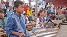 ពង្រឹងការអភិរក្ស និងអភិវឌ្ឍន៍សិល្បៈប្រពៃណីរបស់ជនជាតិខ្មែរ