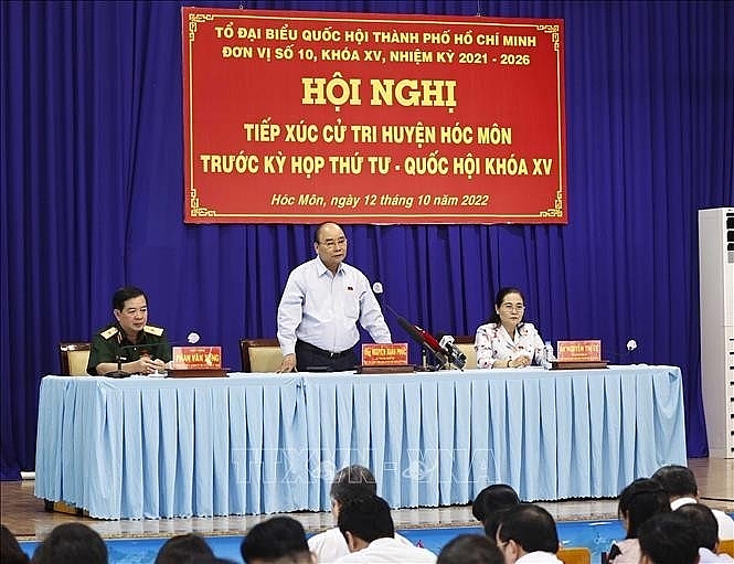 លោកប្រធានរដ្ឋ Nguyen Xuan Phuc ថ្លែងមតិនៅក្នុងជំនួបជាមួយម្ចាស់ឆ្នោតទីក្រុងហូជីមិញ។ (រូបថត៖ VNA)