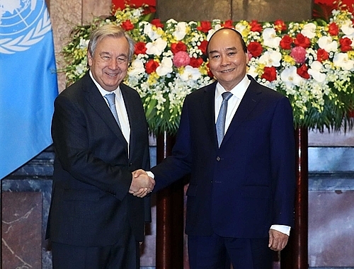 លោក Nguyen Xuan Phuc ប្រធានរដ្ឋវៀតណាម ជួបពិភាក្សាជាមួយលោក António Guterres អគ្គលេខាធិការអង្គការសហប្រជាជាតិ (រូបថត៖ vnanet.vn)
