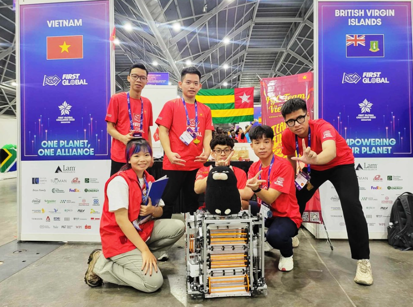 សិស្សវៀតណាមឈ្នះក្នុងប្រវត្តិសាស្ត្រនៃការប្រកួតរ៉ូបូតពិភពលោក ឆ្នាំ ២០២៣