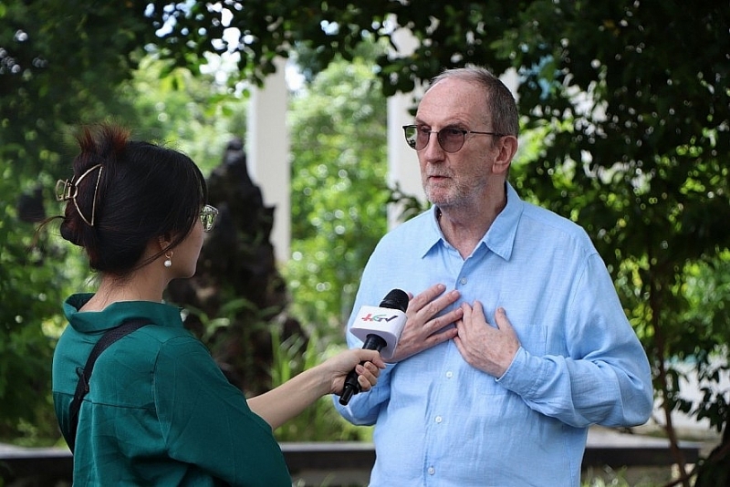 លោក David Riddle បានបញ្ជាក់ថា៖ «សម្រាប់លោក Tan Hiep Phat ការមើលថែកុមារមិនមែនជាសកម្មភាពសប្បុរសធម៌ទេ ប៉ុន្តែជាទំនួលខុសត្រូវចំពោះសហគមន៍ទូទៅ ជាពិសេសកុមារ ហើយវាជាកាតព្វកិច្ចក្នុងការបម្រើសង្គម»។