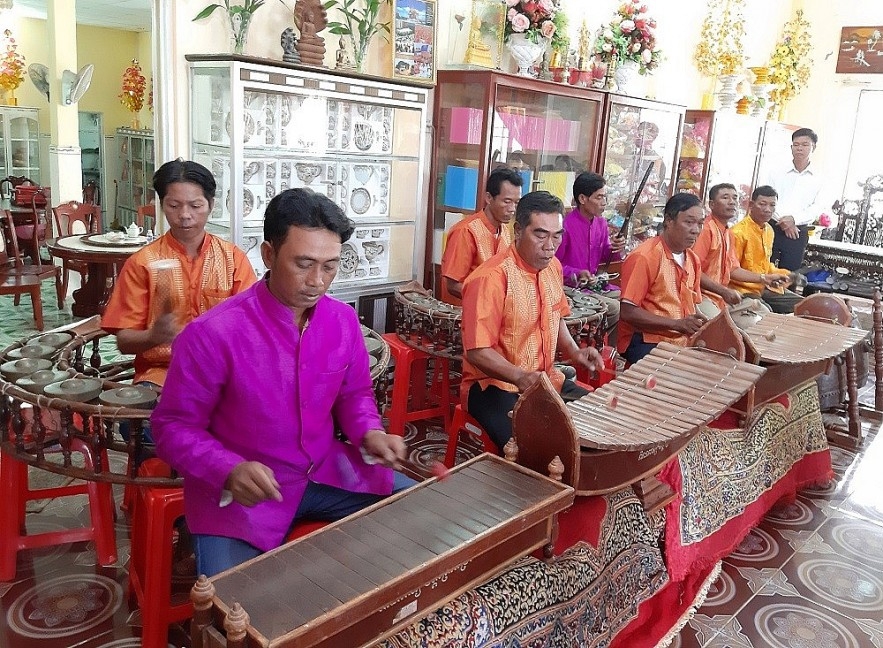 ភ្លេងពិណពាទ្យដ៏វិសេសវិសាលរបស់ជនជាតិខ្មែរ