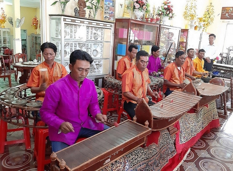 ភ្លេងពិណពាទ្យដ៏វិសេសវិសាលរបស់ជនជាតិខ្មែរ