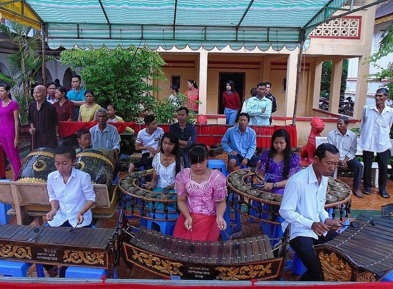 ភ្លេងពិណពាទ្យដ៏វិសេសវិសាលរបស់ជនជាតិខ្មែរ