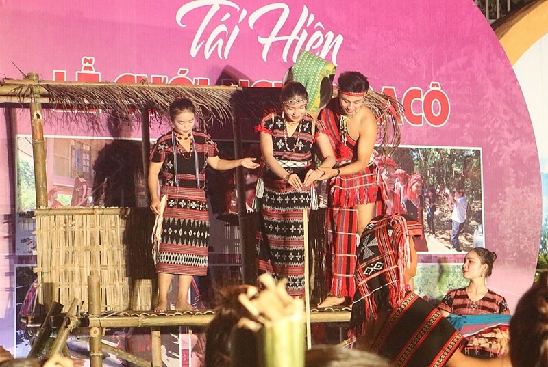 ភូមិវប្បធម៌ប្រពៃណី ជាកន្លែងប្រជុំជីវភាពនិងអភិរក្សវប្បធម៌របស់បណ្ដាជនជាតិនៅស្រុក A Luoi។